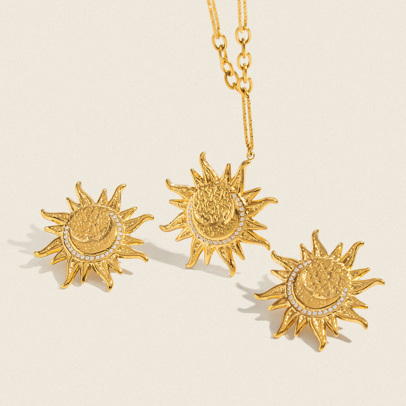 Luxe Necklace Stories